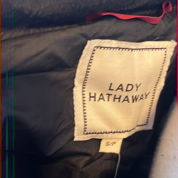 NWT Black puffer vest - Picture 5 of 7